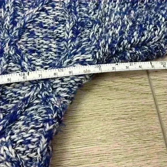 American Eagle Blue & White V-Neck Pullover Sweater Size XS - Picture 5 of 8